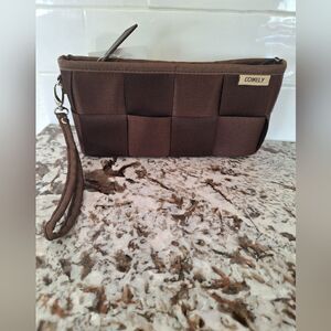 Comely brown wrislet‎